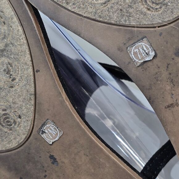 Chinese Laundry Women's 7 Studded Black Thong Buckle Sandals - Picture 10 of 14